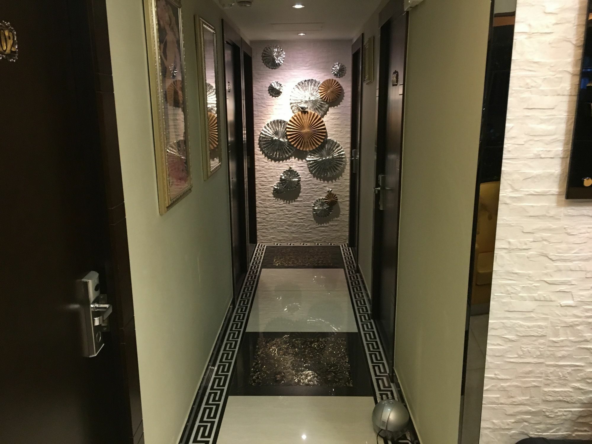 Seasons Hotel Hong Kong Exterior foto
